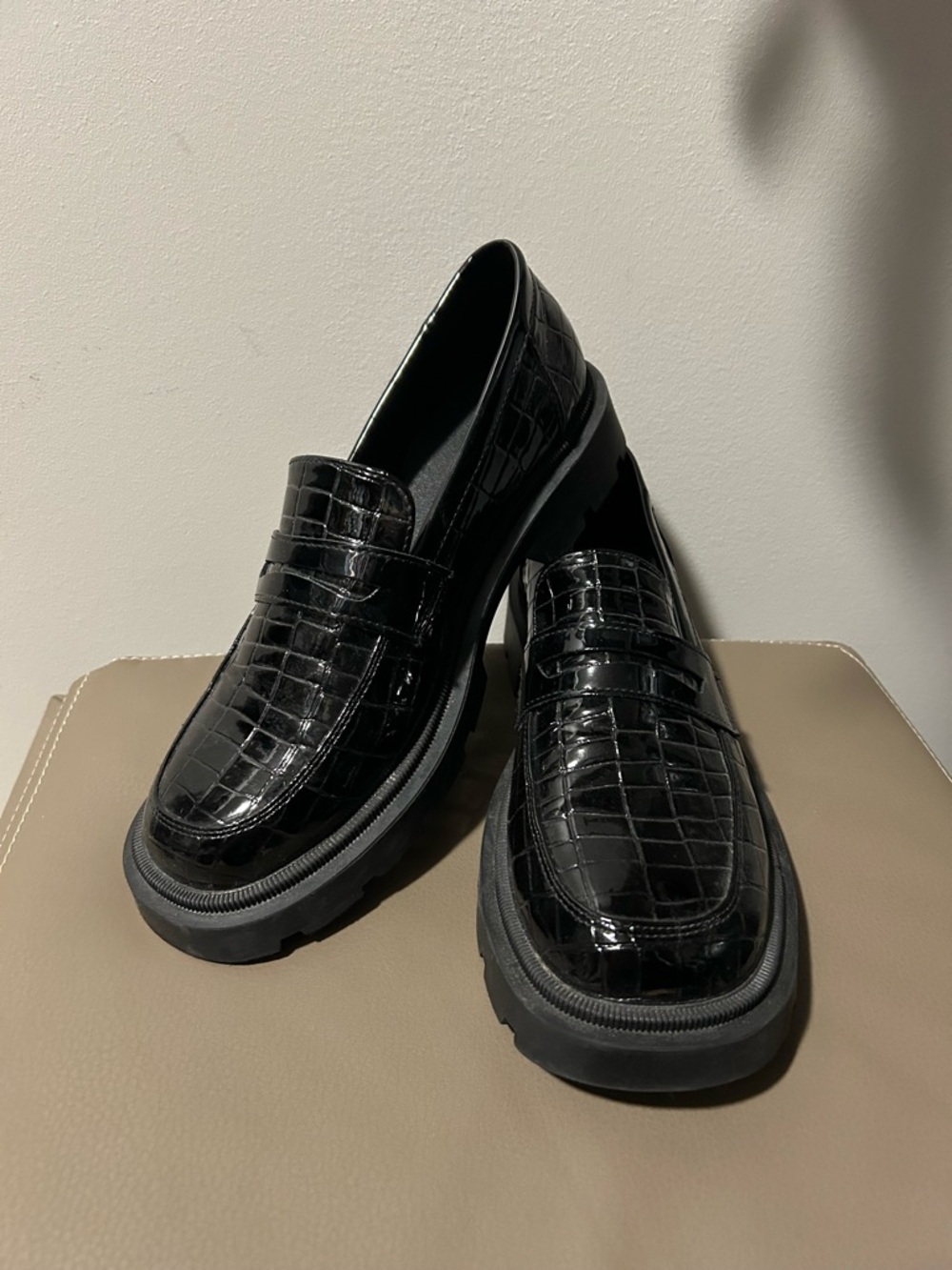 SHEIN Black Croc-Embossed Chunky Loafers